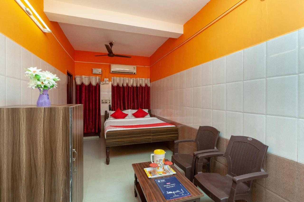 Oyo 23455 Varsha Residency Hotel Pondicherry Bagian luar foto