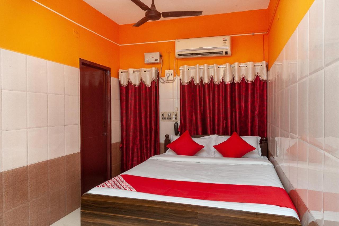 Oyo 23455 Varsha Residency Hotel Pondicherry Bagian luar foto