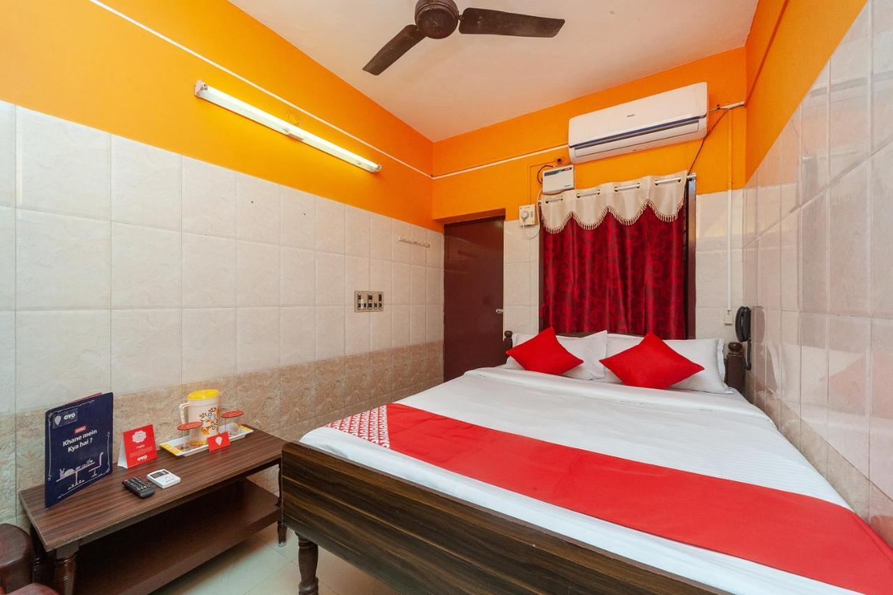 Oyo 23455 Varsha Residency Hotel Pondicherry Bagian luar foto