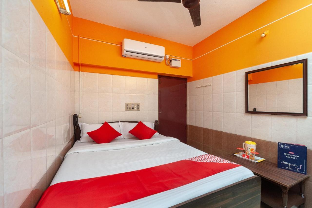 Oyo 23455 Varsha Residency Hotel Pondicherry Bagian luar foto