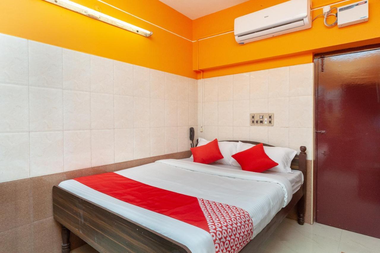 Oyo 23455 Varsha Residency Hotel Pondicherry Bagian luar foto